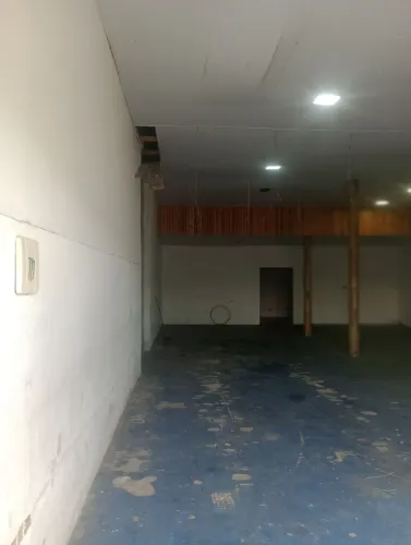 Aluga barracão comercial vila Hauer, linha verde, direto proprietário
