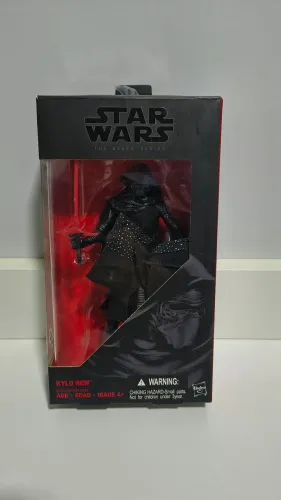 Figura de ação Kylo Ren black series 6" com defeito