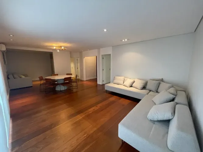 Apartamento de 146m2 com 2 suites e 3 vagas de garagem a venda no Campo Belo / SP