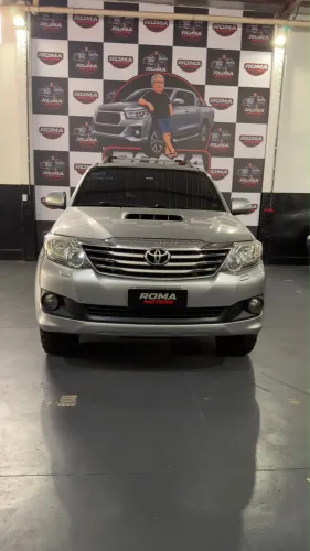 Toyota Hilux SW4 SRV D4-d 4X4 3.0 TDI Dies. AUT 2015