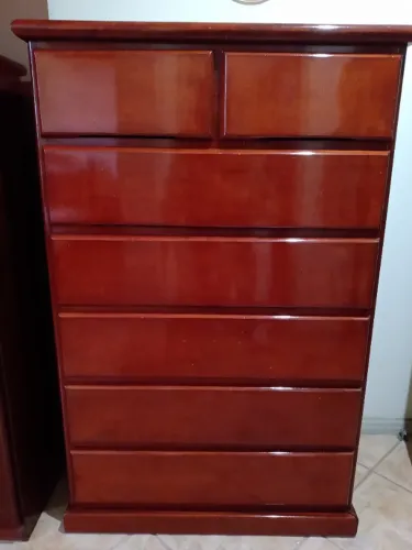 Cômoda com 7 gavetas