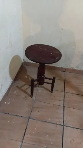Mesa de madeiras exelente decoração de sua casa