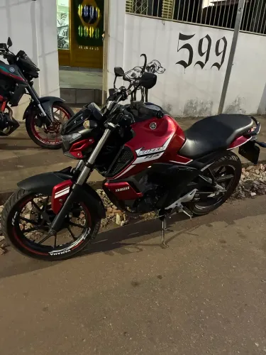 Vendo FZ15 em bom estado pronto pra fazer negócio