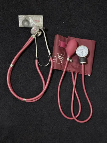 Kit Esfigmomanômetro e Estetoscópio Premium Usados