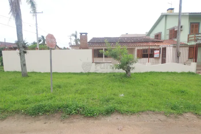 Casa no Laranjal com piscina, churrasqueira e localização privilegiada