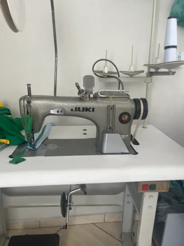 Máquina Ombro a Ombro