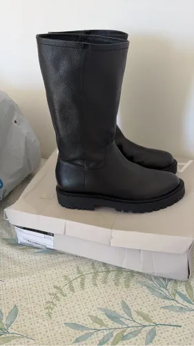 Bota couro arezzo