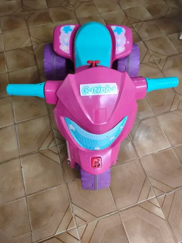 Vende motoca elétrica infantil feminina