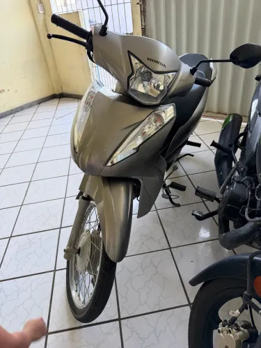 Honda Biz 110i - Ano 2022/2023