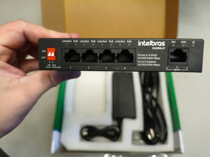 Switch Intelbras POE 10/1000| 4 Portas - Novo