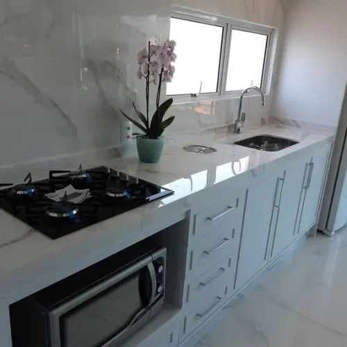 Bancada de cozinha em.porcelanato!