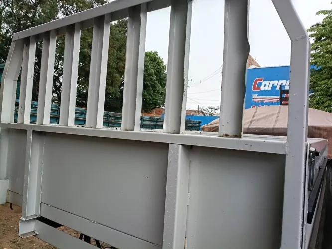 Carroceria de ferro HR