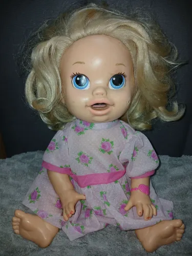 Baby alive comilona