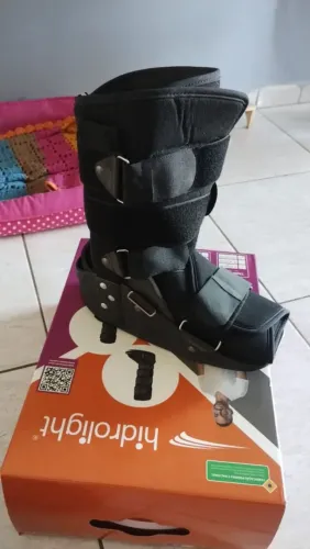 Bota ortopédica tamanho 40/43.