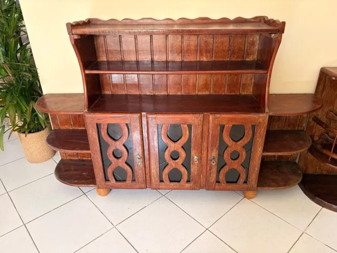 Armário rústico de madeira maciça!