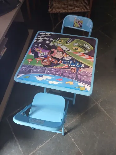 Mesa e.cadeira infantil Azul