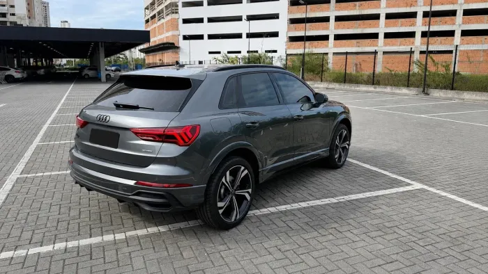 Audi Q3 performance Black plus ano 2025