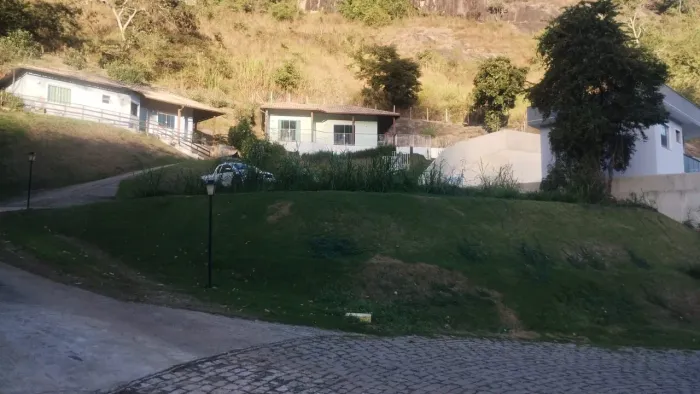 Vc que procura um terreno em Areal pronto para construir e dentro de condomínio