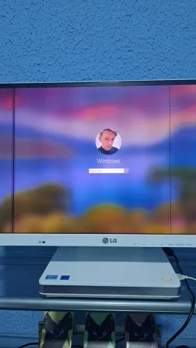 All in one LG v320 TV 24 polegadas