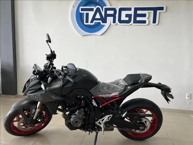 SUZUKI GSX 8S