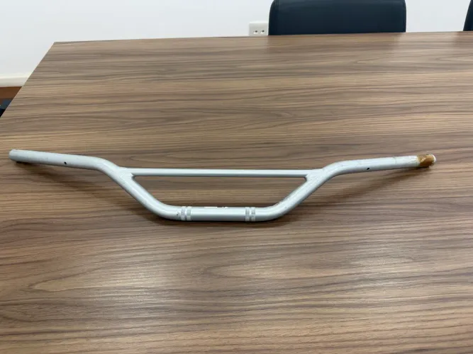 Guidão Prata Estilo Cross / Scrambler com Barra de Reforço