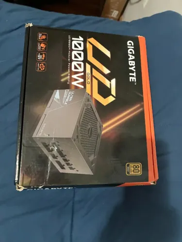 Fonte Gigabyte 1000W Gold PLUS (PC)
