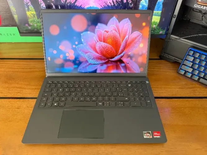 Notebook Dell AMD Ryzen 5-5500u 8gb DDR4 SSD-256gb Tela 16? FHD 120hz Win 11