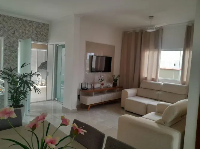 Casa à venda em Águas de São Pedro, Jd Porangaba, com 4 quartos, com 155 m²