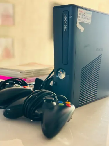 XBOX 360 DESBLOQUEADO 500 GB + 2 CONTROLES E CABO HDMI