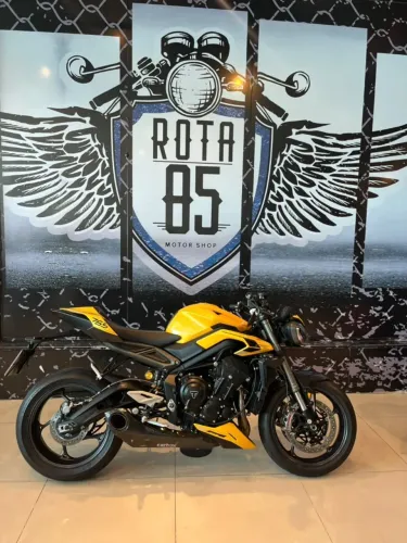 TRIUMPH - STREET TRIPLE 765 RS