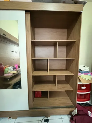 Guarda roupa lindo pra vender ligeiro