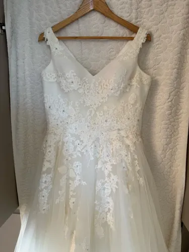 Maravilhoso vestido de noiva.