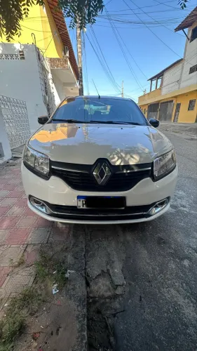 Renault Logan Dynamique Hi-flex 1.6 8V 4P 2015