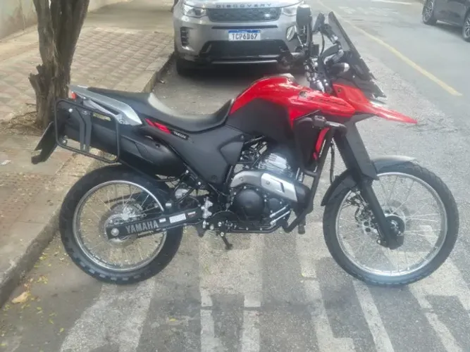 Yamaha Lander 250 Connected 2025 | 4.500 km | R$ 2.800 em acessórios | Impecável.