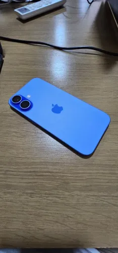 iPhone 16 Azul + Apple Watch Series 9