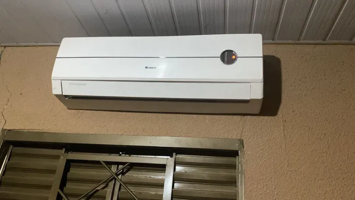 Vendo ar condicionado semi novo