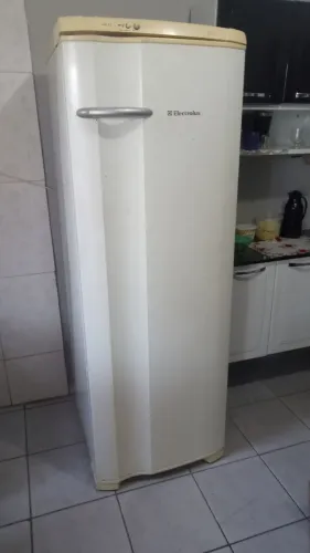 Geladeira 360 litros Eletrolux 500.00