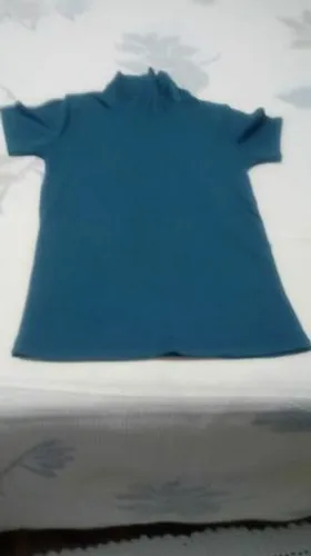 Blusa manga curta com lycra