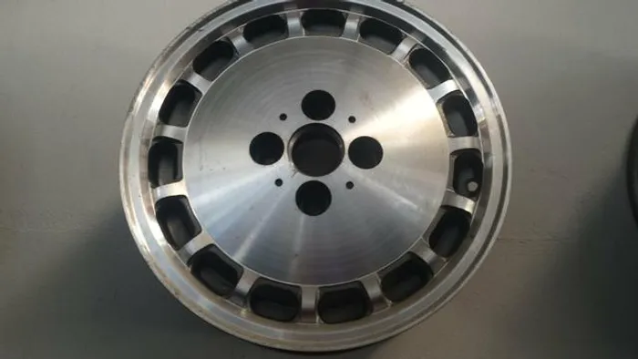 Roda aro 14 brands hatch diamantada com Grafite Volkswagen gol 4X100 jogo