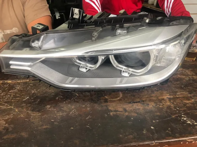 Farol BMW 320i 12 a 15