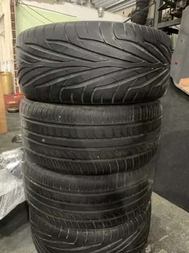 Pneus 235/35R19