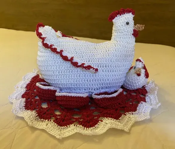 Galinha porta-ovos de crochê, artesanato de MG
