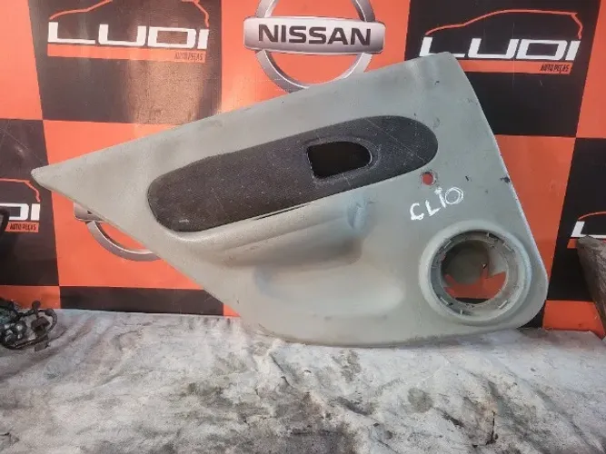 Forro da Porta Traseira Esquerda Renault Clio 2000 a 2012