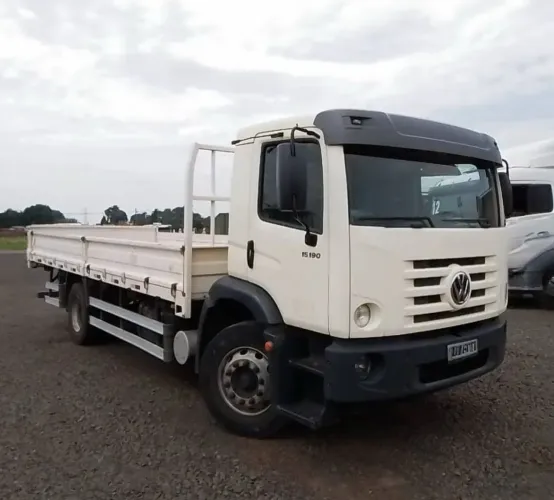 Lote de VW 15.190 ano 2019, com carroceria de ferro, em SP