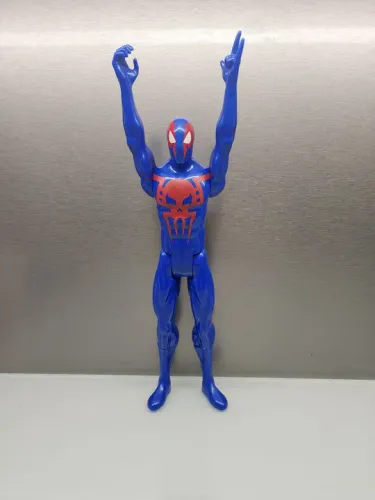 Boneco Homem-Aranha 2099 - Traje azul da Hasbro 30 cm - Marvel -Titan Heroes