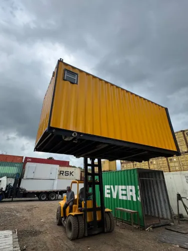 Container módulo ( 06 metros) entrego