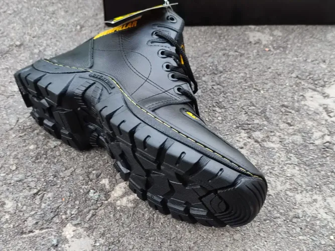 Bota Caterpillar Adventure - Preta