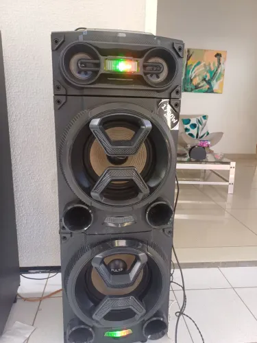 Caixa de Som Pulse com Bluetooth e Potência de 1700W seminova 
