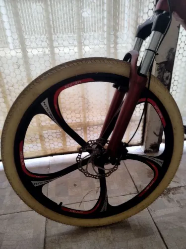 Montain bike Alumínio Pró Aro 26 - TROCO IPHONE 17