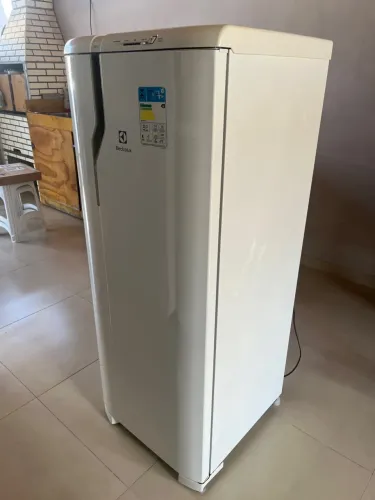 Geladeira Electrolux RE31